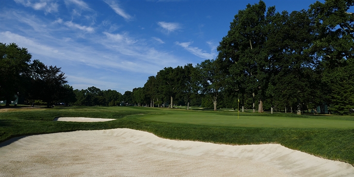 No. 14 | Par4 | 430 yds. Go over the left side...